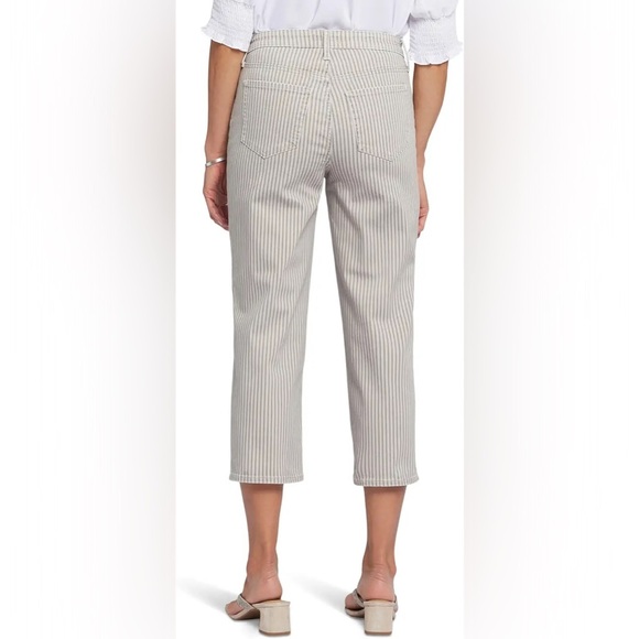 NYDJ
Joni High-Rise Relaxed Capri in Sandbar Stripe - Picture 3 of 8